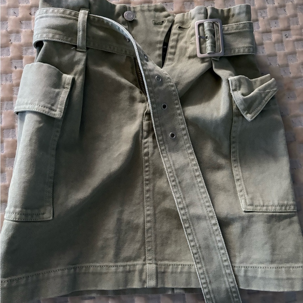High waisted green skirt